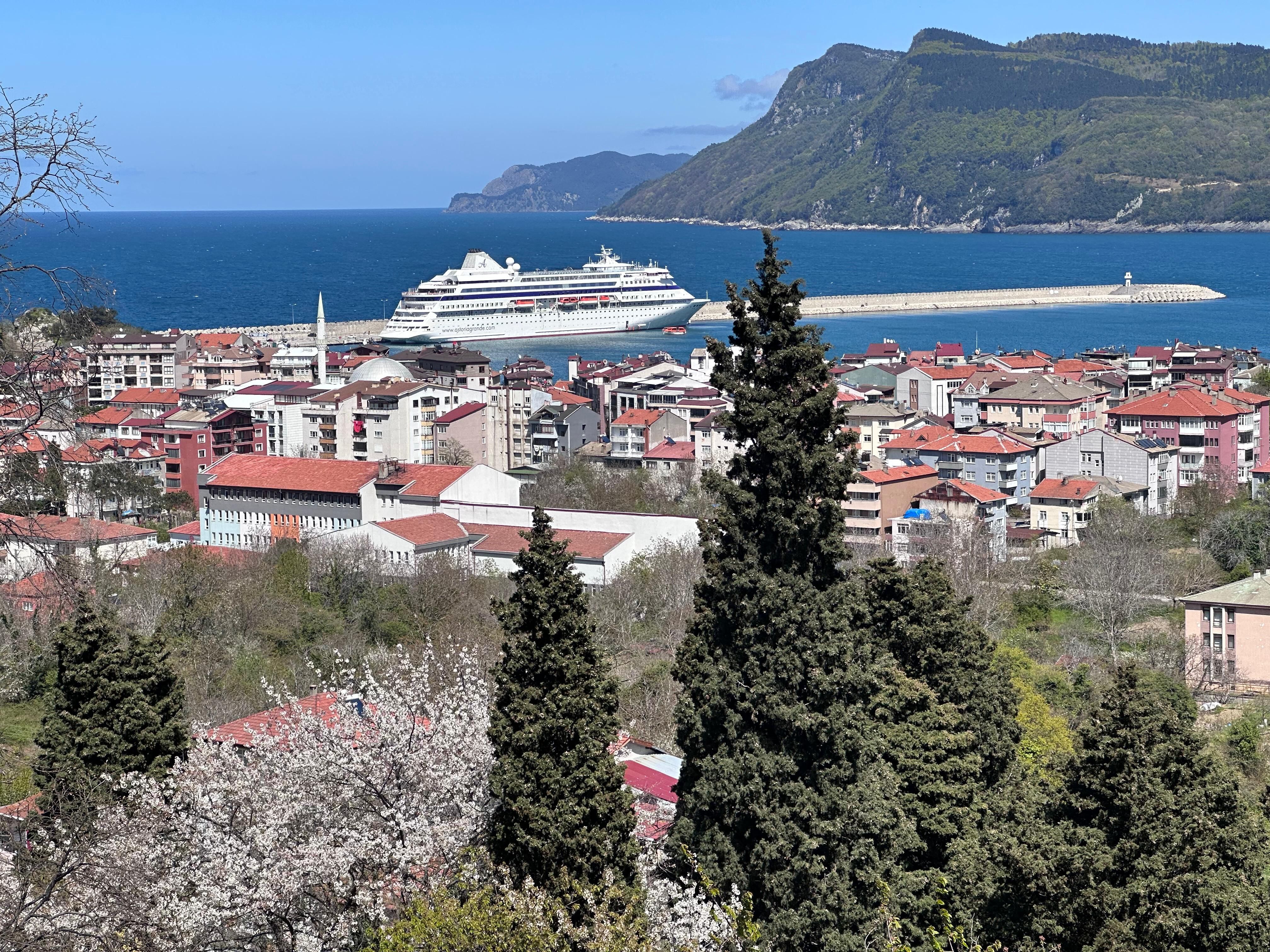 Astoria Grande переносит все круизы из Сочи в Анталью — что изменится Astoria Grande переносит все круизы из Сочи в Анталью — что изменится