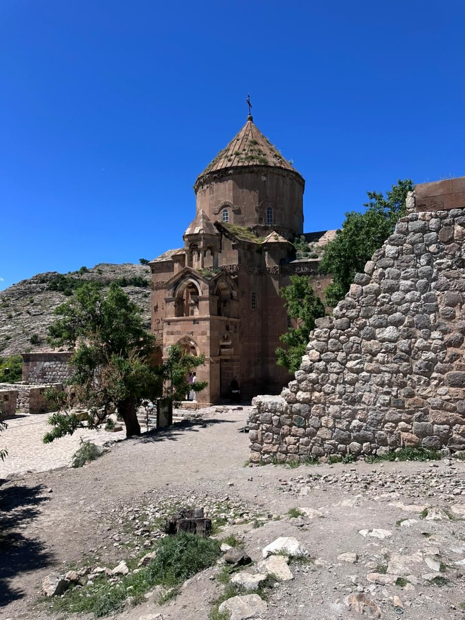 Остров Акдамар (Akdamar Adası): как добраться, сколько стоит вход и что посмотреть Остров Акдамар (Akdamar Adası): как добраться, сколько стоит вход и что посмотреть