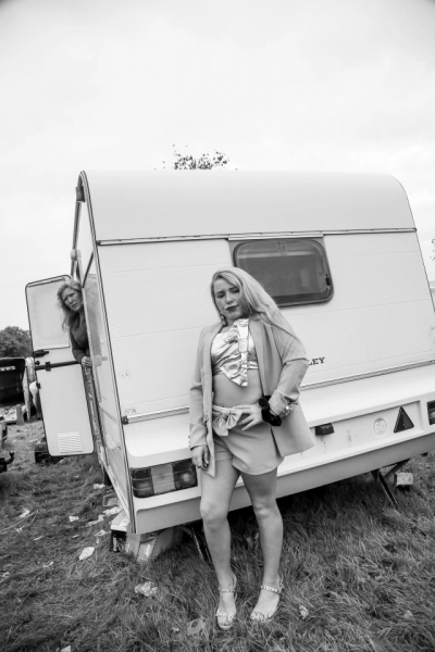 Детство на колесах: юные ирландские цыгане на потрясающих фотографиях Джейми Джонсона Детство на колесах: юные ирландские цыгане на потрясающих фотографиях Джейми Джонсона