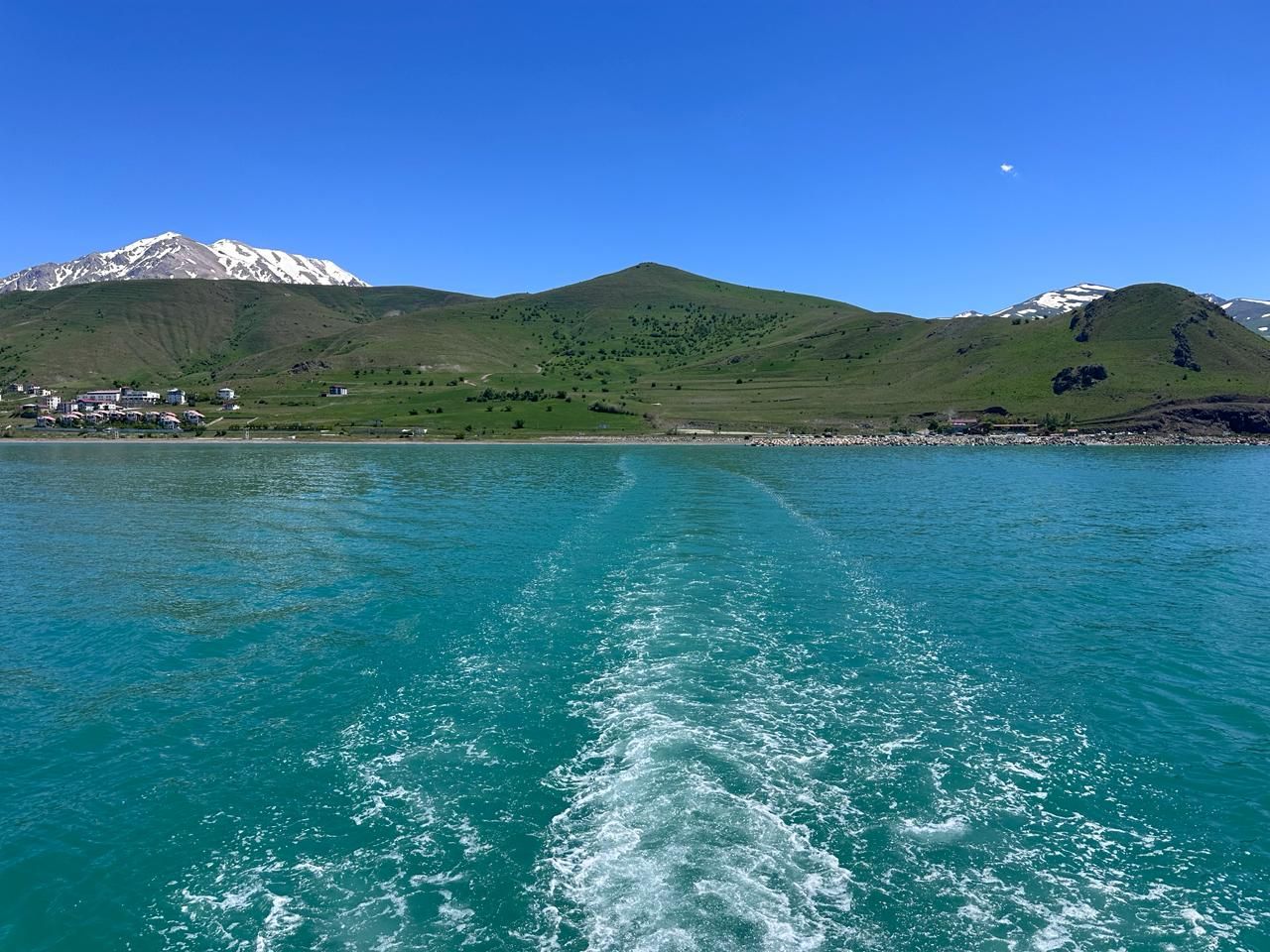Остров Акдамар (Akdamar Adası): как добраться, сколько стоит вход и что посмотреть Остров Акдамар (Akdamar Adası): как добраться, сколько стоит вход и что посмотреть