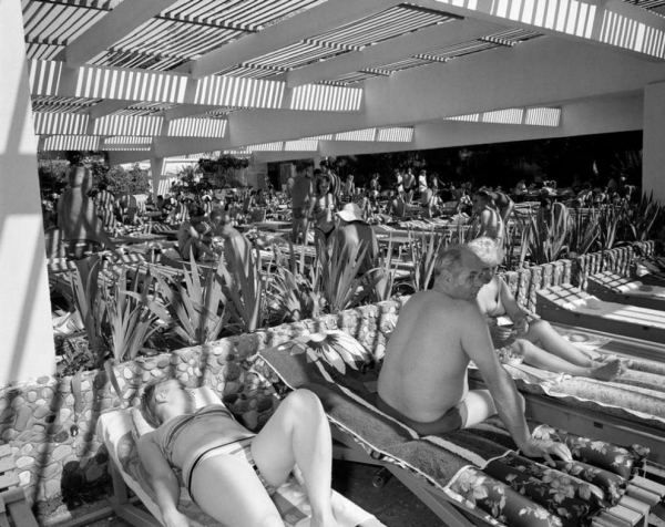 Сочи &mdash; российская ривьера 1988 года в фотографиях Карла де Кейзера