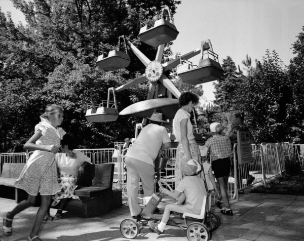Сочи &mdash; российская ривьера 1988 года в фотографиях Карла де Кейзера