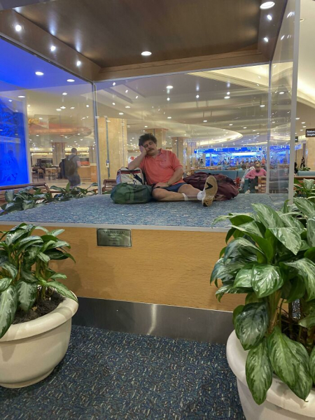 Забавные случаи в аэропорту: 22 снимка от пассажиров Забавные случаи в аэропорту: 22 снимка от пассажиров